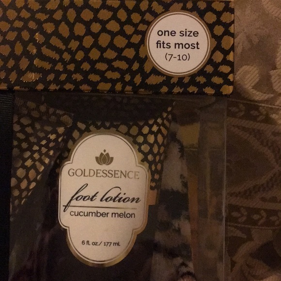 🐾 NWT Goldessence Foot Therapy Gift Set - Picture 2 of 8